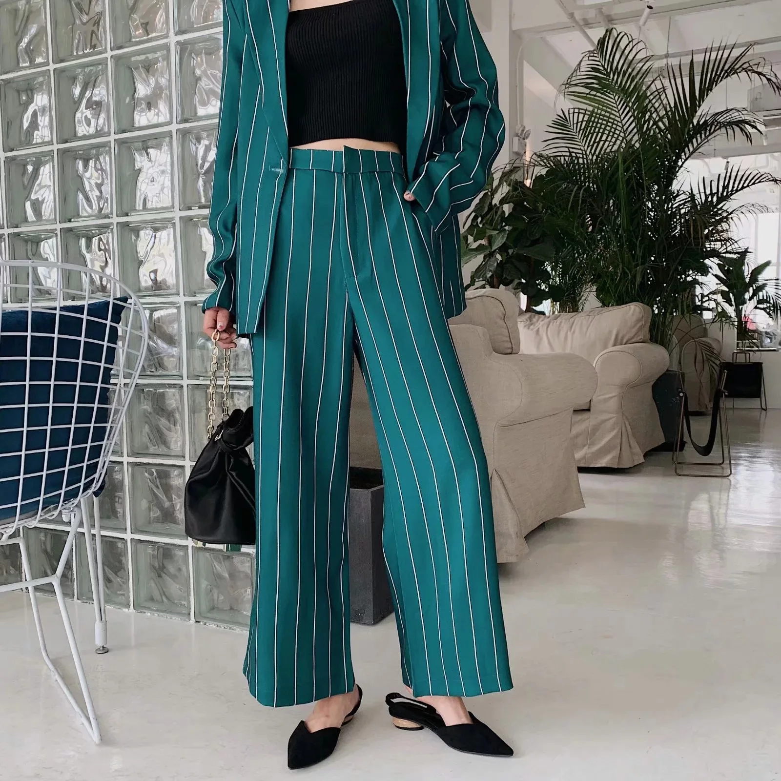 Брючный костюм женский винтажный в зеленую полоску модный блейзер с карманами на