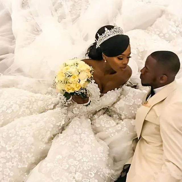 Роскошное свадебное платье бальное Свадебные платья Длинные рукава Иллюзия