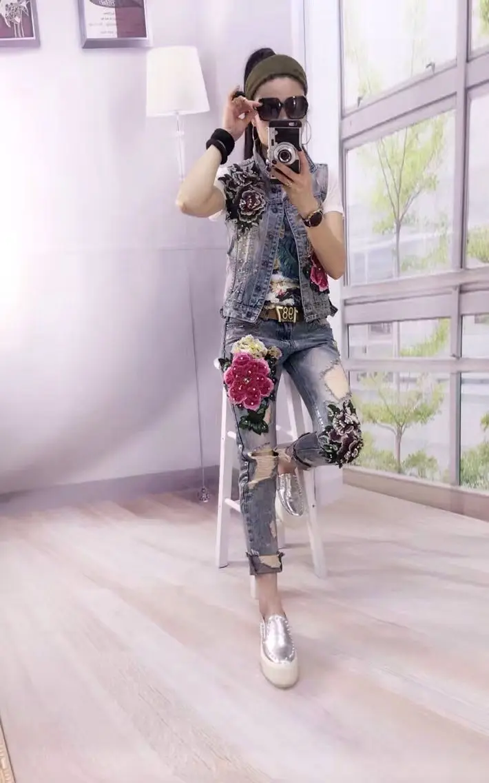 Женский спортивный костюм с цветочной вышивкой комплект из 2 х предметов