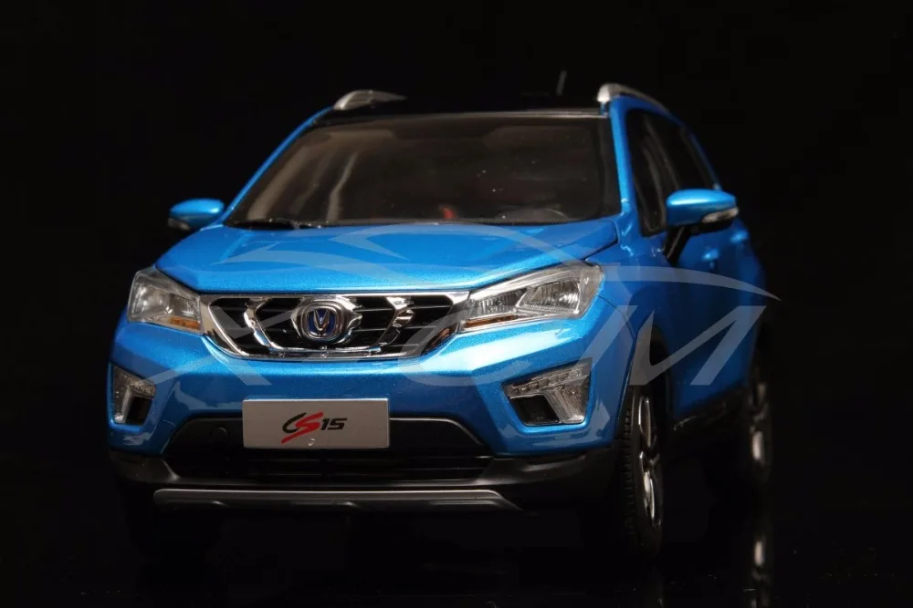 Литая под давлением модель автомобиля Changan CS15 SUV 1:18 (синий) + маленький