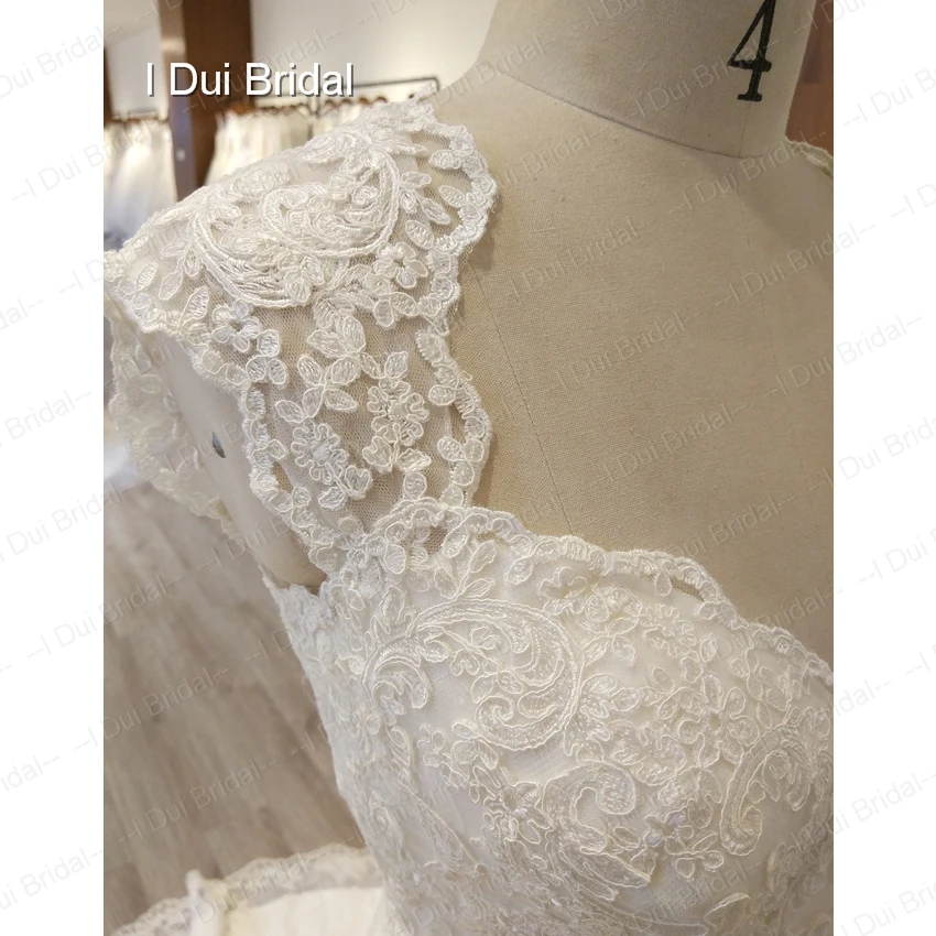 Caps Sleeve Keyhole Back Sheath Wedding Dress New Design Classic Bridal Gown