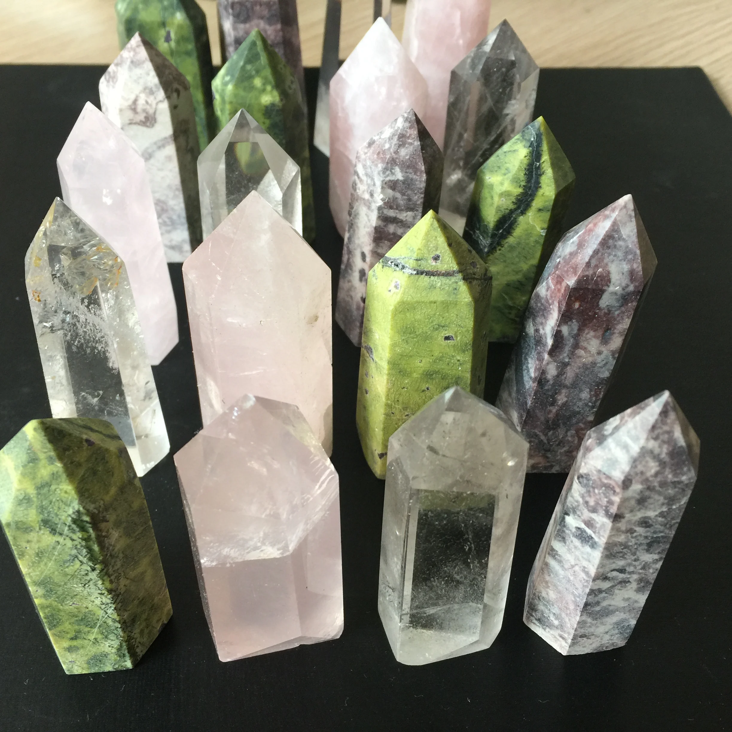 Комбинация целебная Хрустальная палочка Tasmanian Serpentine Rock Madagascar Pink Crystal китайский