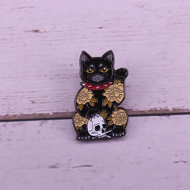 Фото Японская штифт Sakura bad fortune cat Брошь череп №1