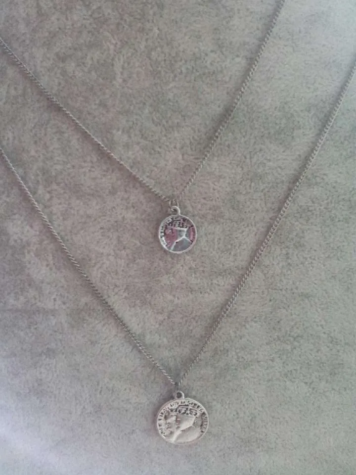 Ретро стиль ожерелье-чокер Queen Avatar для женщин и мужчин, подвески на цепочке для свитеров. Бесплатная доставка.