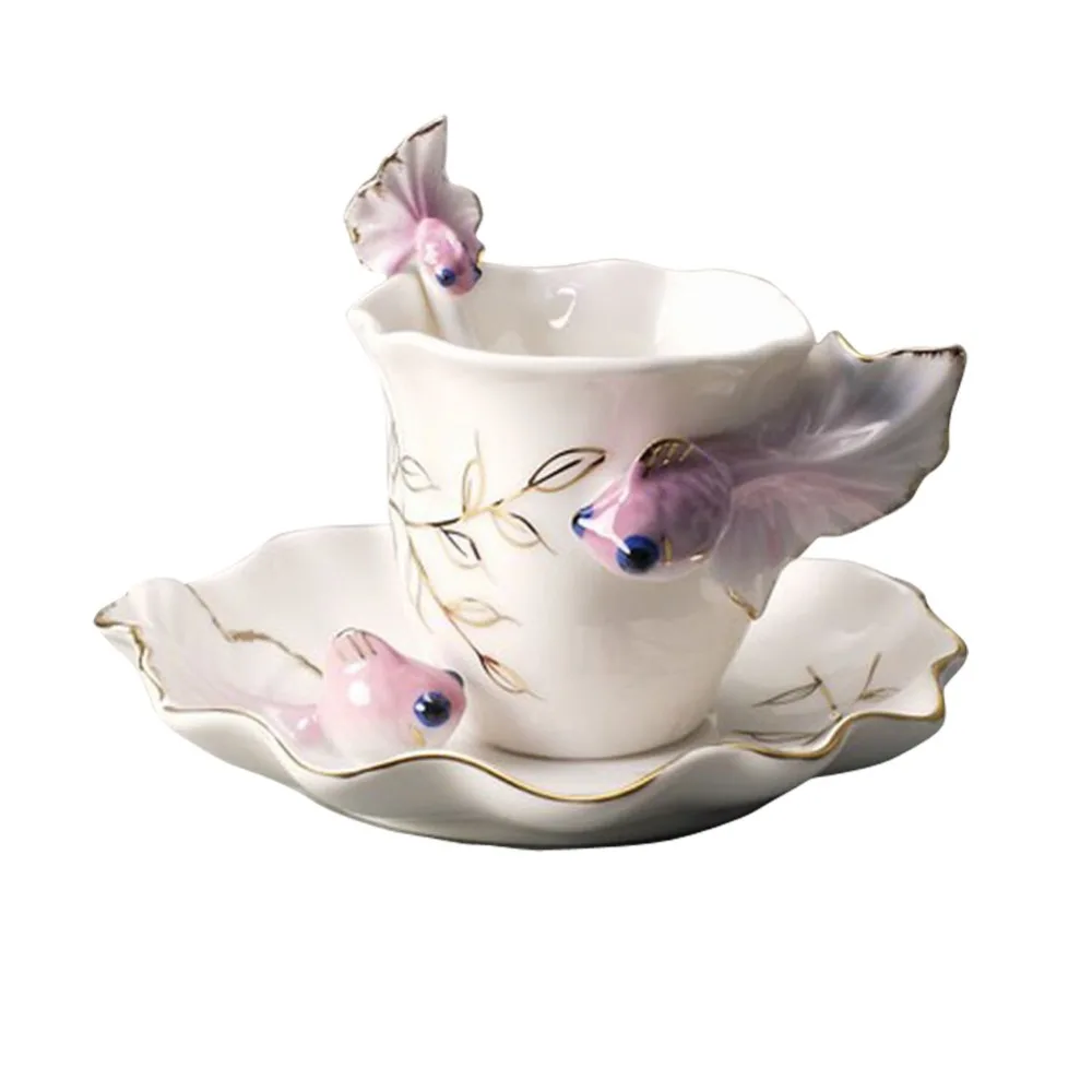 Креативные чайные чашки изящные Кофейные Наборы кофейные с золотой рыбкой