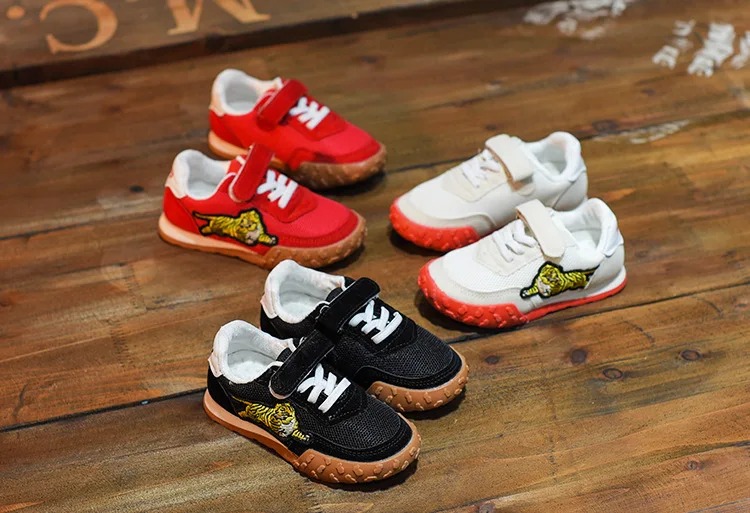 Детская спортивная обувь для мальчиков и девочек модная весенняя бега удобные