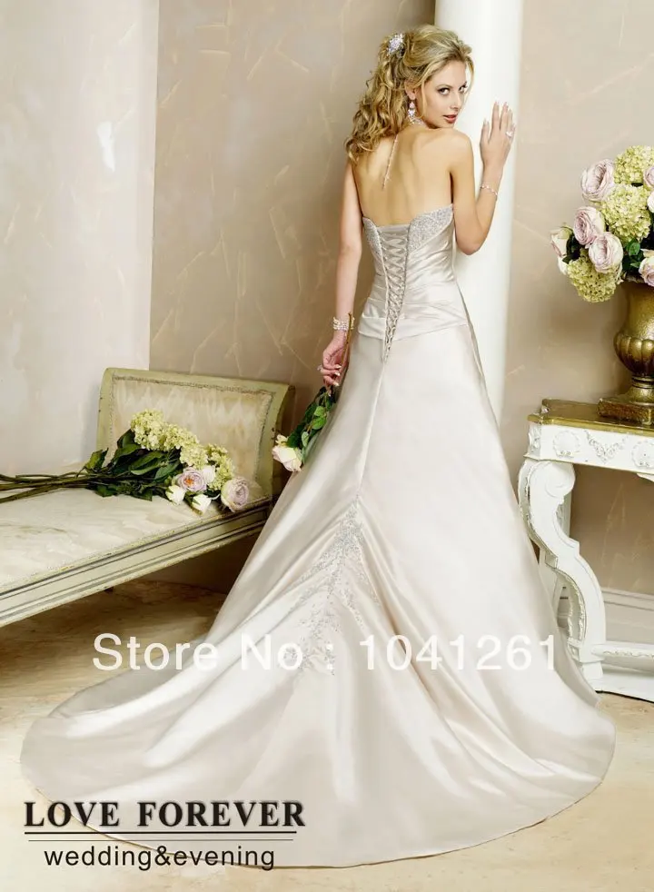 Hot Sale Short Train Sweetheart Top Beading Champagne Satin Wedding Gowns 2012 | Свадьбы и торжества