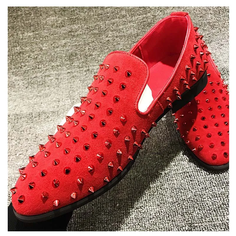 

2018 New Handmade Men Shoes Pointed Toe Red/Black Suede Loafers Men Fashion Rivets Shoes for Men Nightclub Wedding Shoes