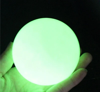 

2pcs/lot Natural luminous ishihara specimens of mineral crystal luminous ball fluorescent pearl jewelry gift 35mm