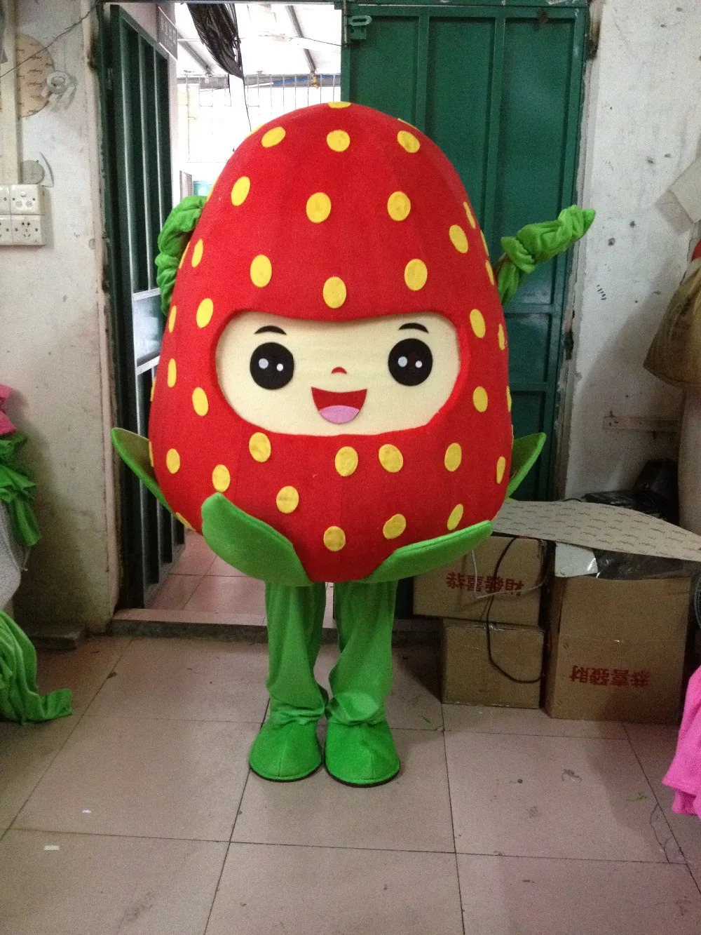 Качественное искусственное животное ручной работы изготовлено из мягкого плюша