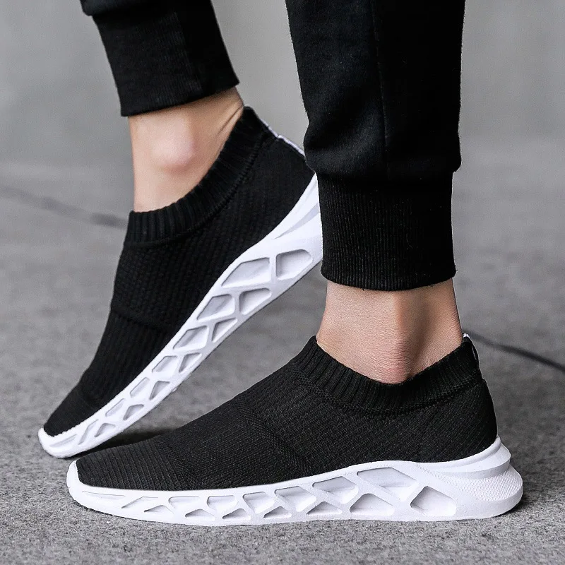 Black White Мужская обувь; летние кроссовки Flyknit; дышащая повседневная обувь; лоферы на плоской подошве; мужские теннисные легкие удобные Прогулочные кроссовки - Цвет: Black White