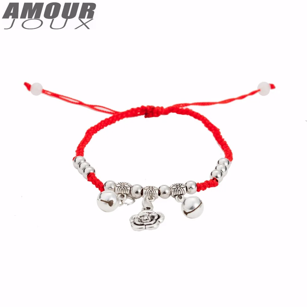 Женский двухслойный браслет-цепочка с подвеской красной нитью и белыми цветами |