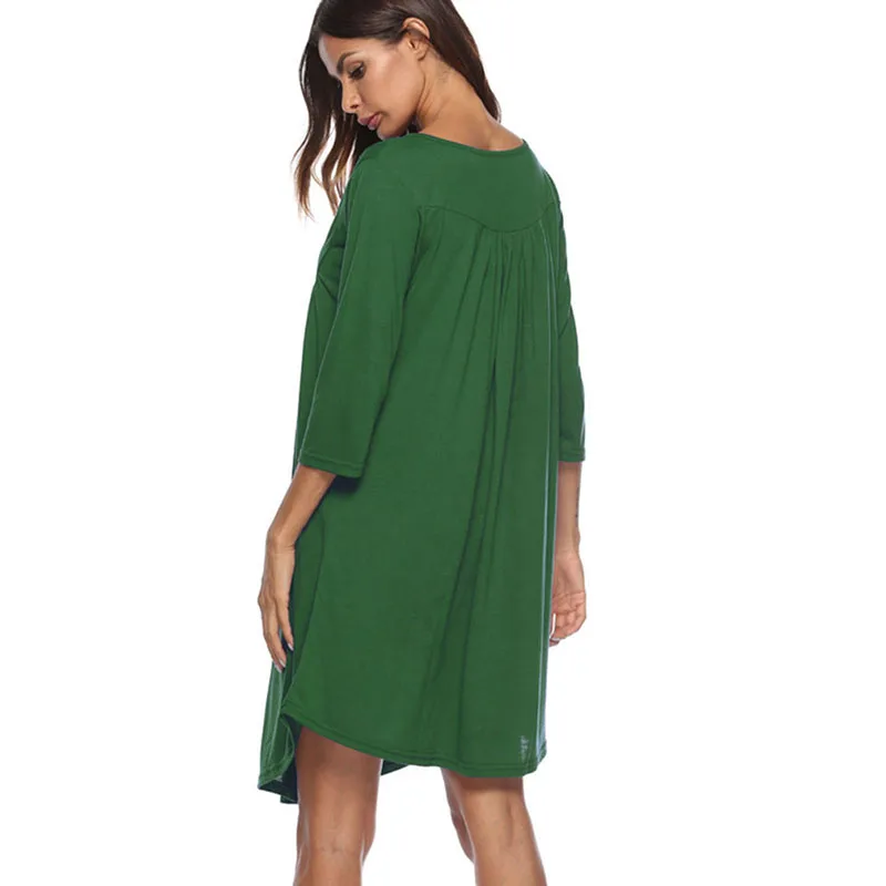 Женское свободное однотонное платье с пуговицами плиссированное укороченное