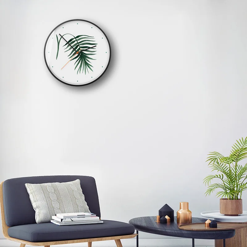 Маленькие и чистые свежие растения зеленая природа настенные часы