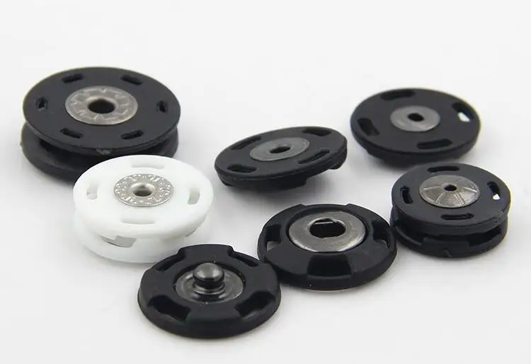 

2018 специальное предложение, новые Швейные аксессуары, деревянные кнопки, 50 компл./лот, 18-30 мм, черно-белые нейлоновые кнопки для нажатия конт...