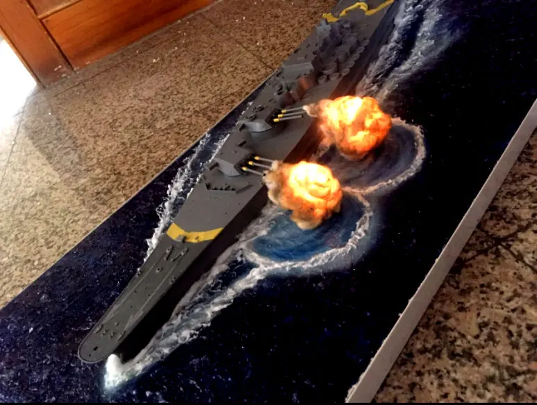 1:350 Diorama модель корабля 350 линкор работающий на водной сцене огонь морской войны