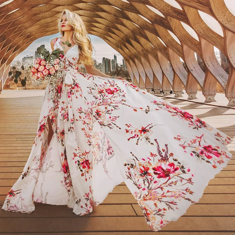 Элегантное летнее богемное пляжное платье на тонких бретельках с принтом