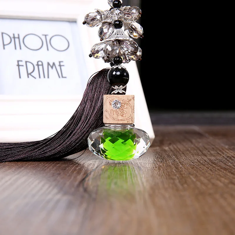 New aromatherapy car perfume pendant crystal bottle fresh air accessories manufacturers selling gifts |