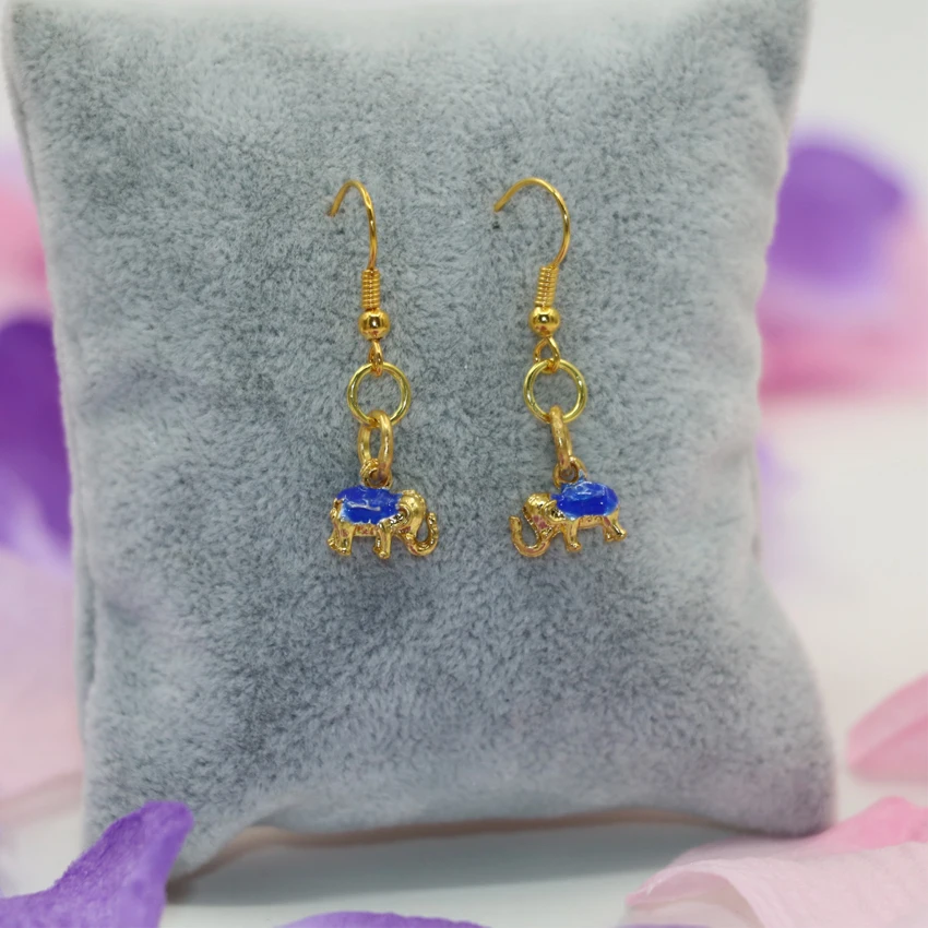 Серьги-подвески женские эмалированные золотистые в виде слона 10 Х9 мм | Украшения