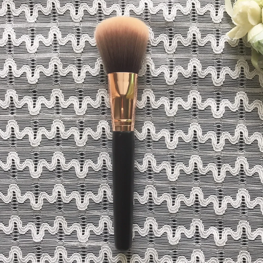 Синтетическая кисть для макияжа деревянная черная ручка контурные тени