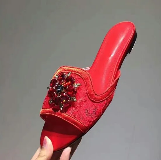 Женские уличные сандалии на плоской подошве для подиума тапочки в стиле ретро с