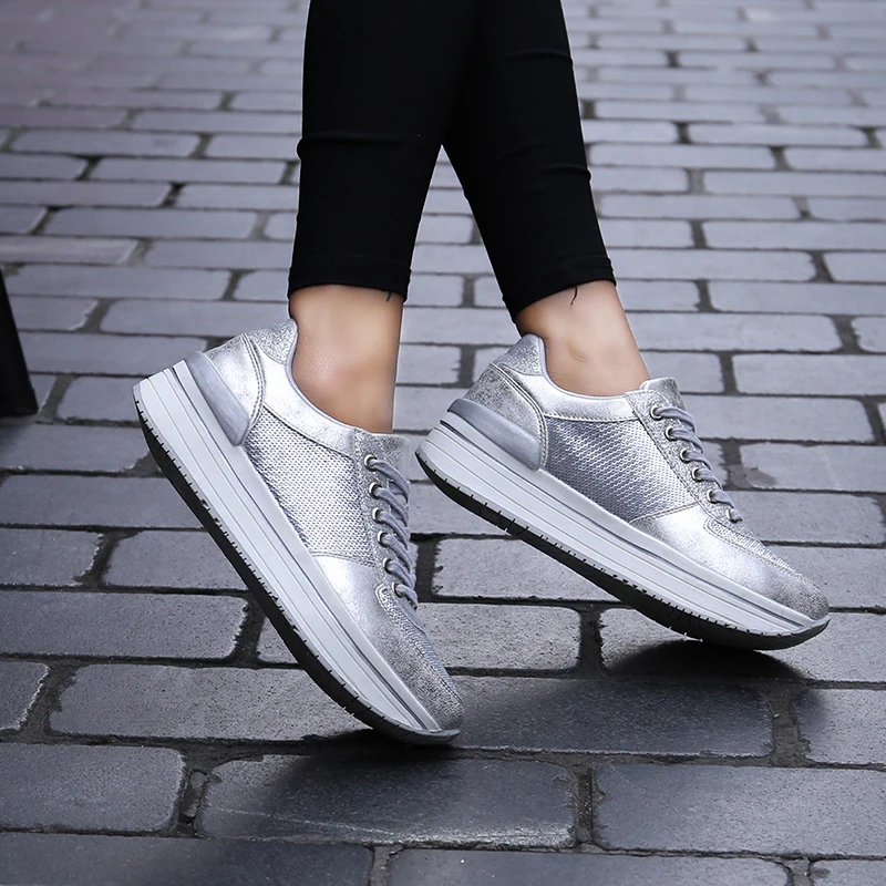 2019 Thick Bottom Increased Ladies Tennis Shoes Female Outdoor Student Flat Sports Shoes Adult Fitness Training Sneakers Women