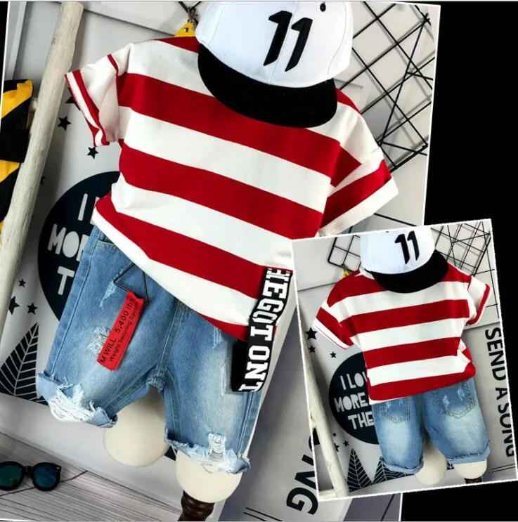 Летняя одежда для маленьких мальчиков из 2 предметов полосатая футболка с