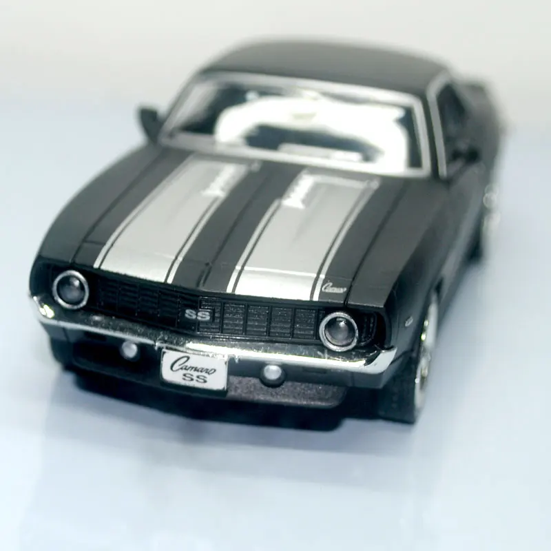 matte black UNI 1/36 масштабные автомобильные игрушки 1969 Chevrolet Camaro SS винтажная литая под давлением металлическая модель автомобиля игрушка для коллекции/подарка/детей - Цвет: matte black