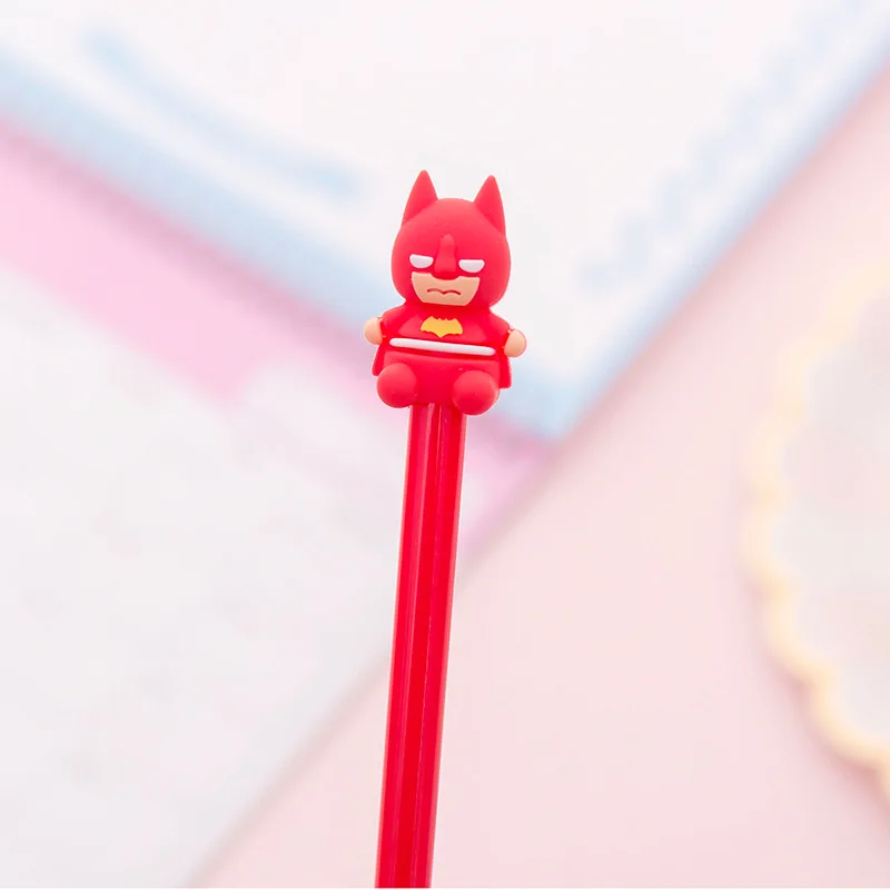 Красный 1 шт гелевая ручка в стиле мультфильма Kawaii Аниме Супер герой черные чернила ручка 0,5 мм школьный подарок канцелярские принадлежности для студентов - Цвет: Красный