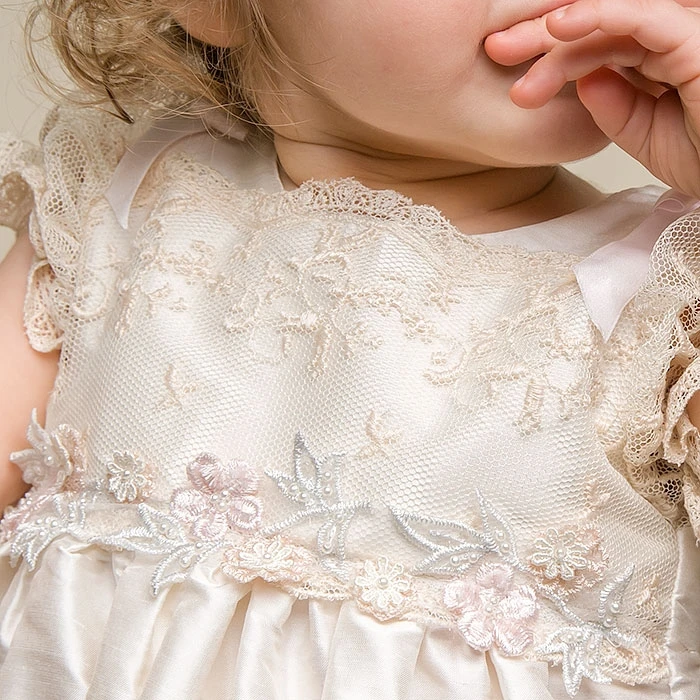 

2016 Newborn Baby Girl Dress Solid A-Line Appliques Lace Short Sleeves O-Neck Formal Baptismal Gown Baby Christening Dresses