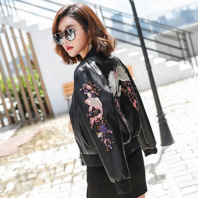 Женская куртка из искусственной кожи с цветочным принтом и вышивкой|Кожаные