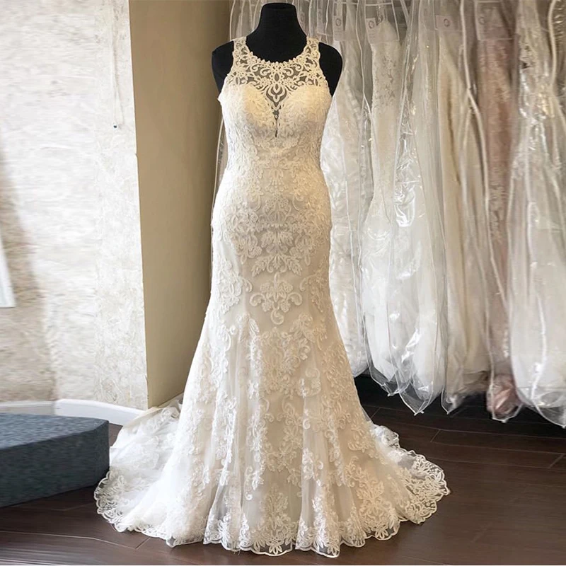 Женское свадебное платье с юбкой годе белое кружевное невесты без рукавов со