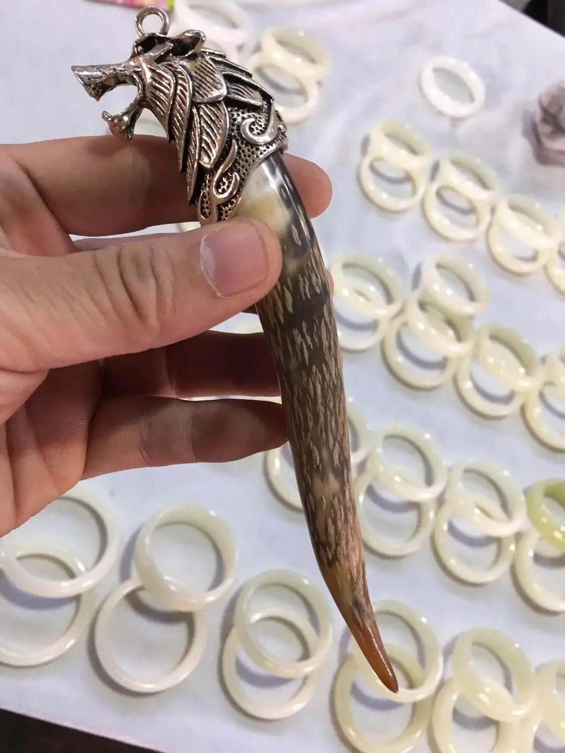 Бесплатная доставка китайский кабан зуб дикий Борг серебряный дракон защитный
