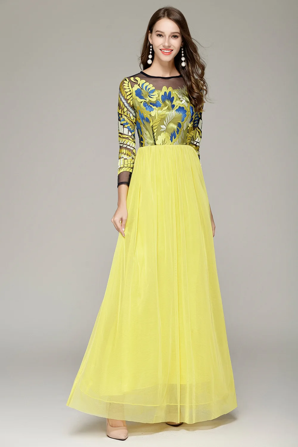 Леди Милана 2019 женские с круглым вырезом длинными рукавами вышивка