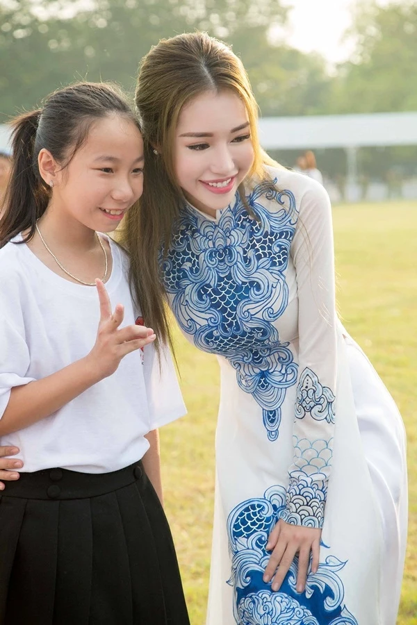 Вьетнамское традиционное платье Ципао aodai сине белый фарфор|Одежда Азии и