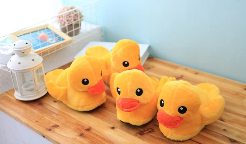 Домашняя обувь с забавным рисунком; плюшевая зимняя хлопковая обувь с желтой уткой; домашние теплые тапочки на резиновой подошве для влюбленных