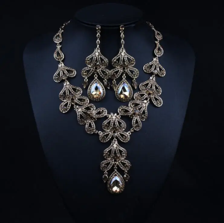 Роскошный банкетный костюм в европейском и американском стиле с цветными