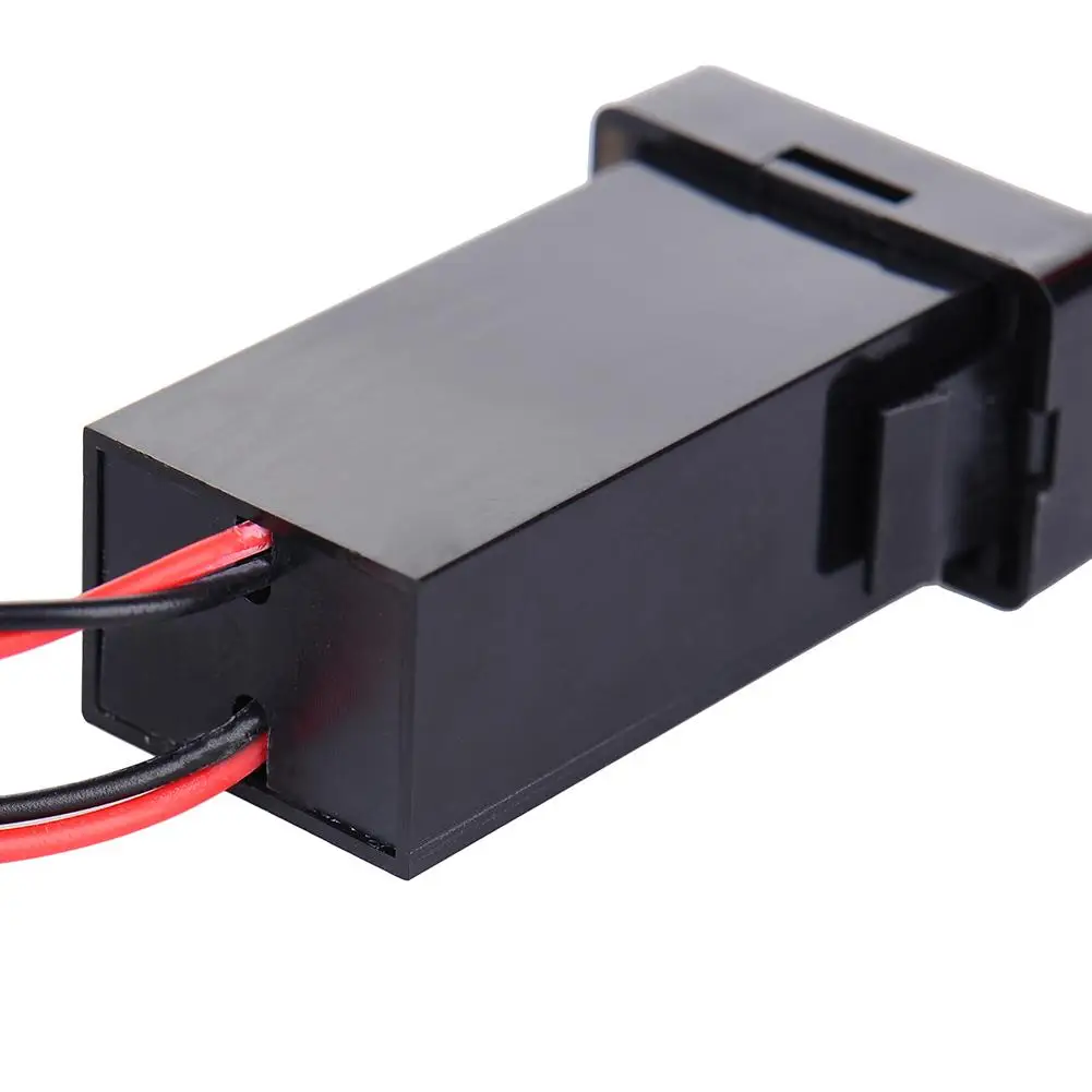 Автомобильное зарядное устройство для Toyota специальное Оригинальное USB