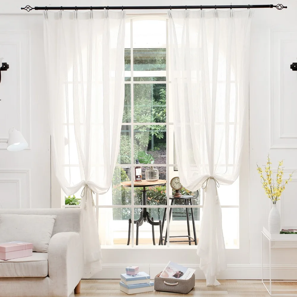 Прозрачные тюлевые занавески dsинтерьера белого и бежевого цвета для спальни или