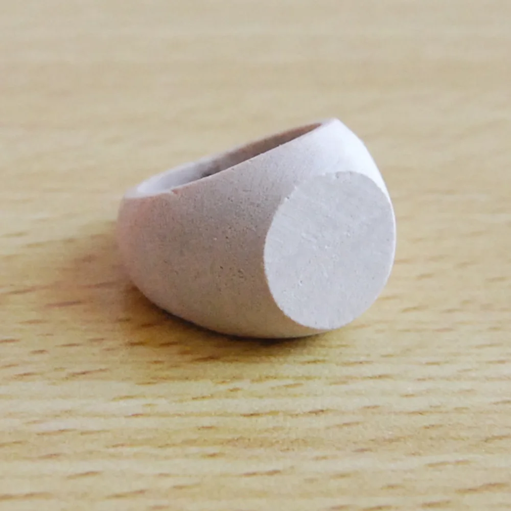Деревянное кольцо на палец женское дерево ручной работы DIY лак малярный материал