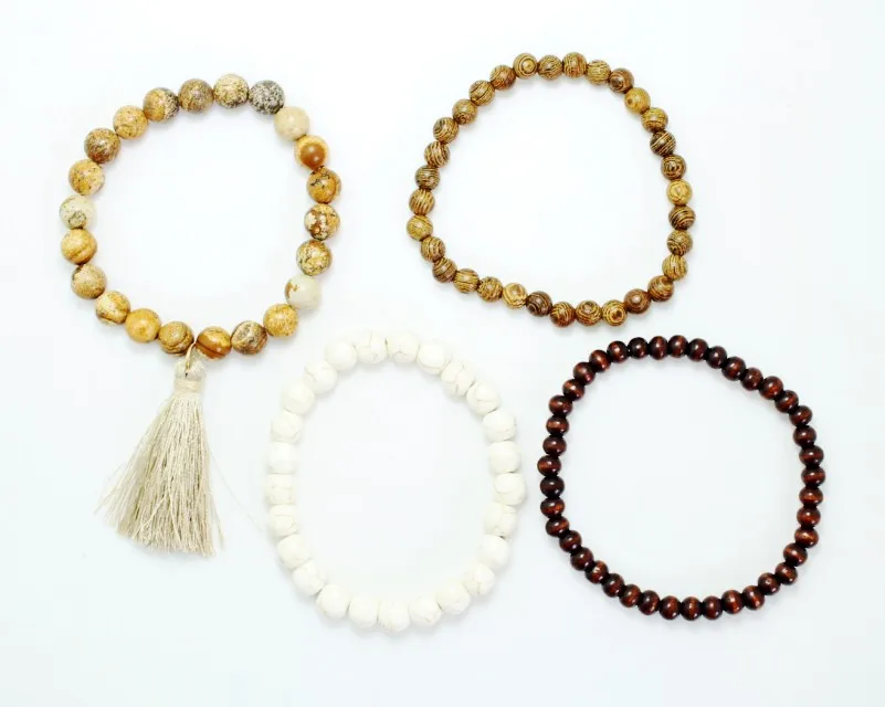 Многослойные растягивающиеся браслеты с кисточкой из коричневого дерева и камня