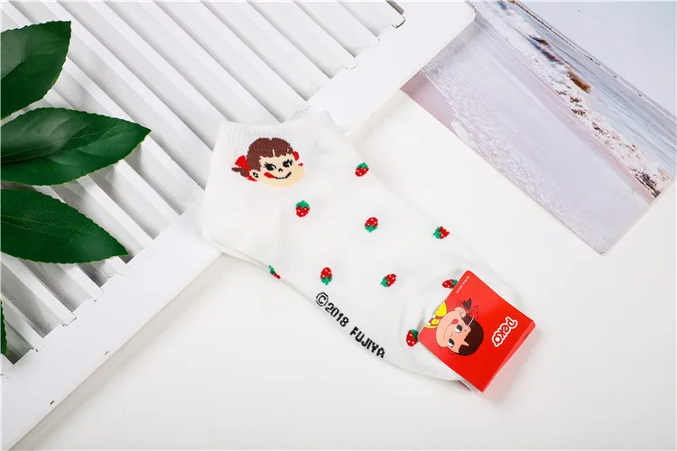 Cartoon fujiya fruit print socks peko poko strawberry banana peach pineapple cute funny women cotton sock spring autumn comfort