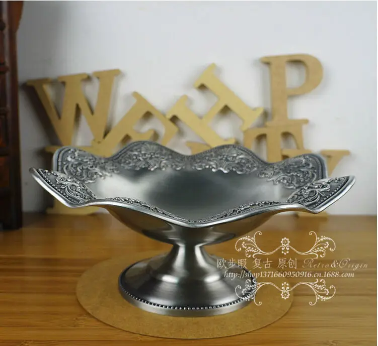 

28cm round classic retro metal fruit bowl serving tray plate fruit basket on stand bandeja espelho embossed antique tin SG066