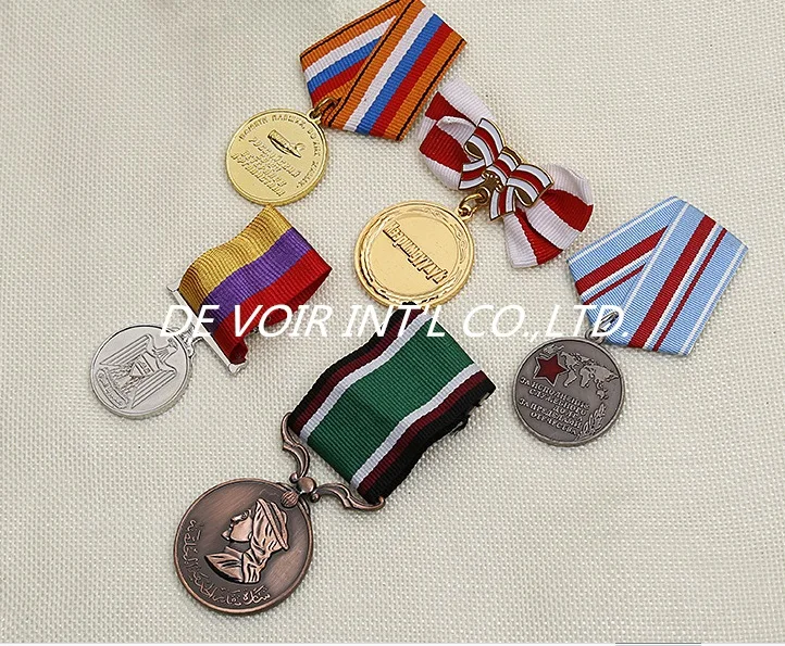 Индивидуальная булавка под давлением с номером и буквой - Цена: 2001.29