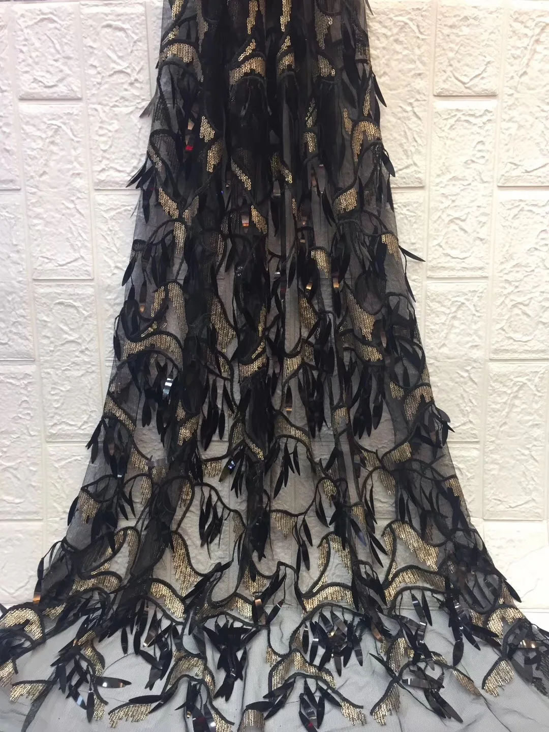 

Gorgeous French net lace fabric African tulle mesh lace fabric 2019 high quality with sequined bride ZX3081