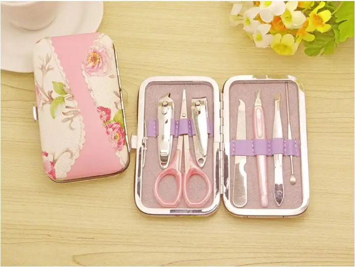 

100sets 7 in 1 Rattan Flower Printing Nail Clipper Scissor Kit Woman Pedicure Manicure Set Wedding Favors Gifts SN830