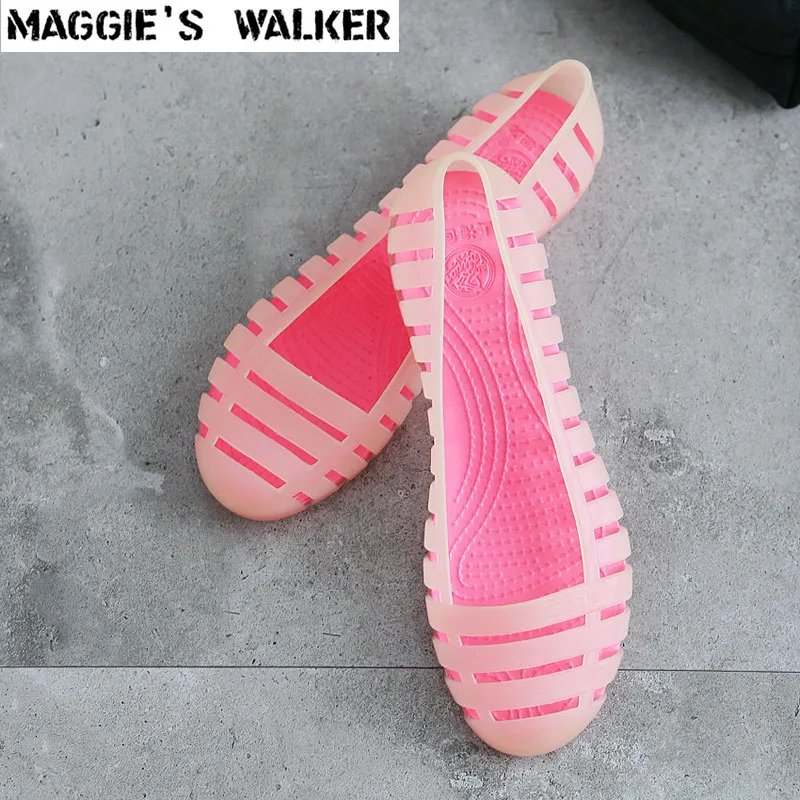 

Maggie's Walker Beach Shoes Women Sweet Sandals Summer Fashion Candy-colored Jelly Slip-on Resin Cut-out Sandals Size 36~40