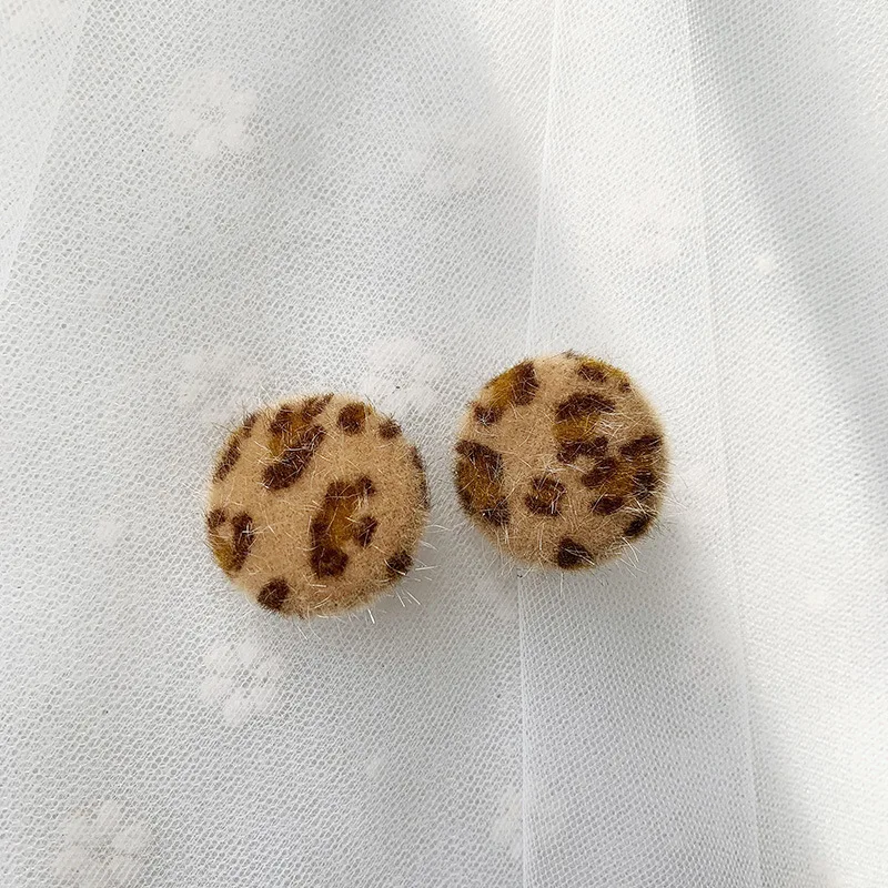 

Miage Vintage Korea Khaki Leopard Hairball Circular Round Heart Pendant Drop Earrings Fashion Sexy Geometry Jewelry For Women