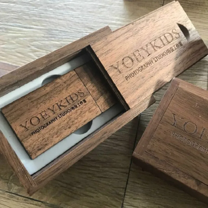 Заказной логотип выгравированный грецкий орех дерево USB2.0 флэш-накопитель карта