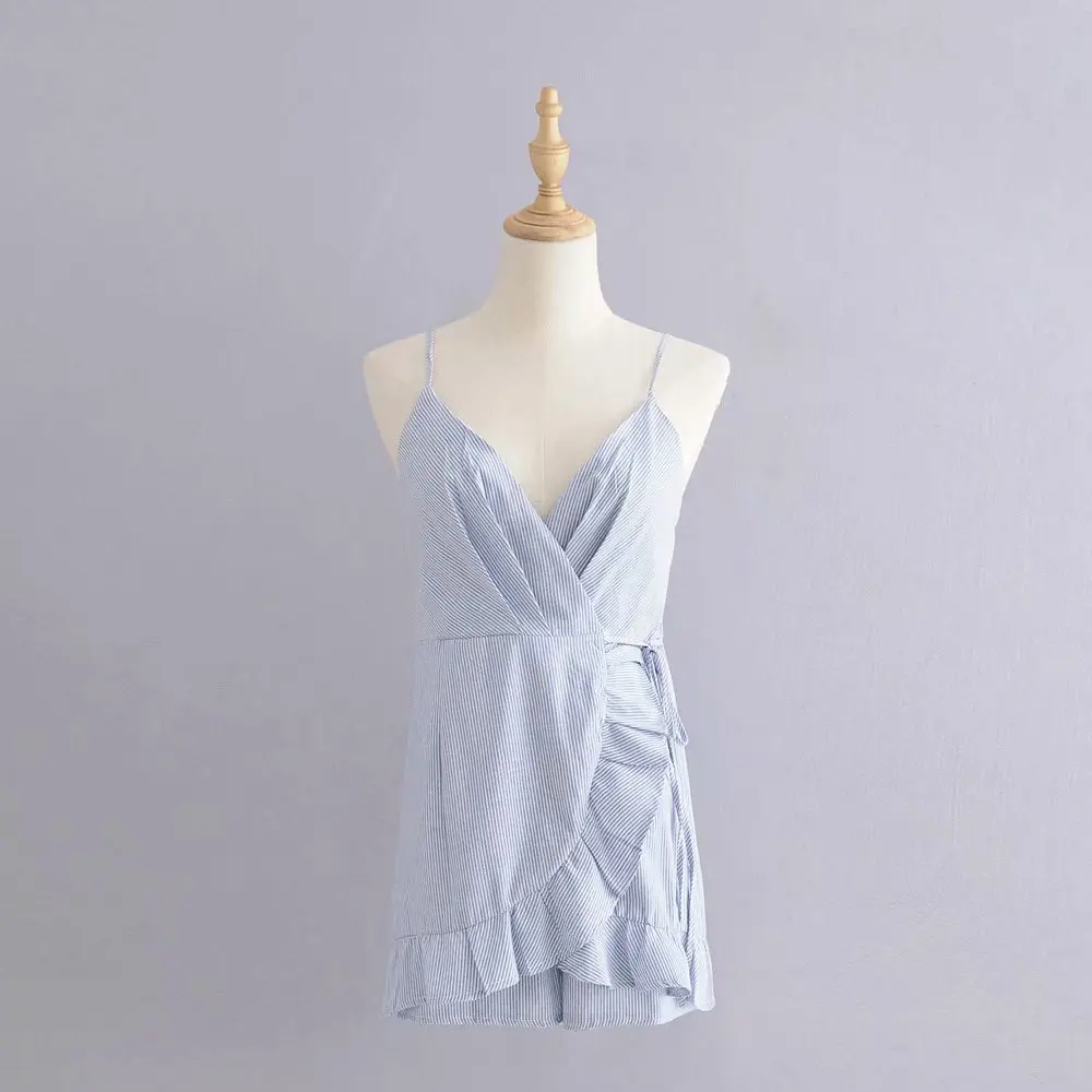 Женский пляжный комбинезон розовый короткий на шнуровке с оборками повседневные